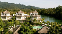 Aana Resort and Spa